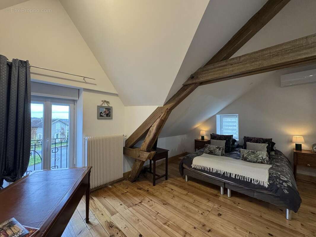 Chambre parentale - Maison à BEYNAC-ET-CAZENAC