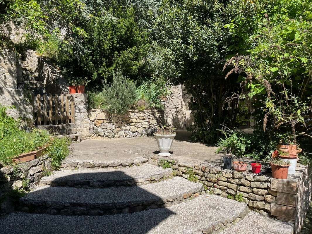 Maison à JUZIERS