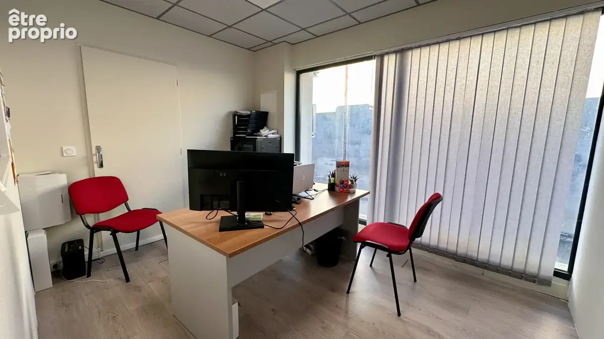 Local professionnel 55 m2 - saint marcellin - photo 2