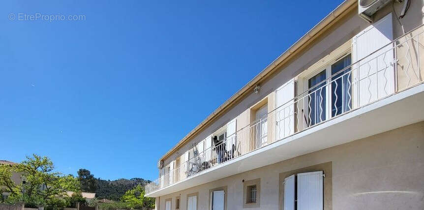 Appartement à CHATEAUNEUF-LES-MARTIGUES
