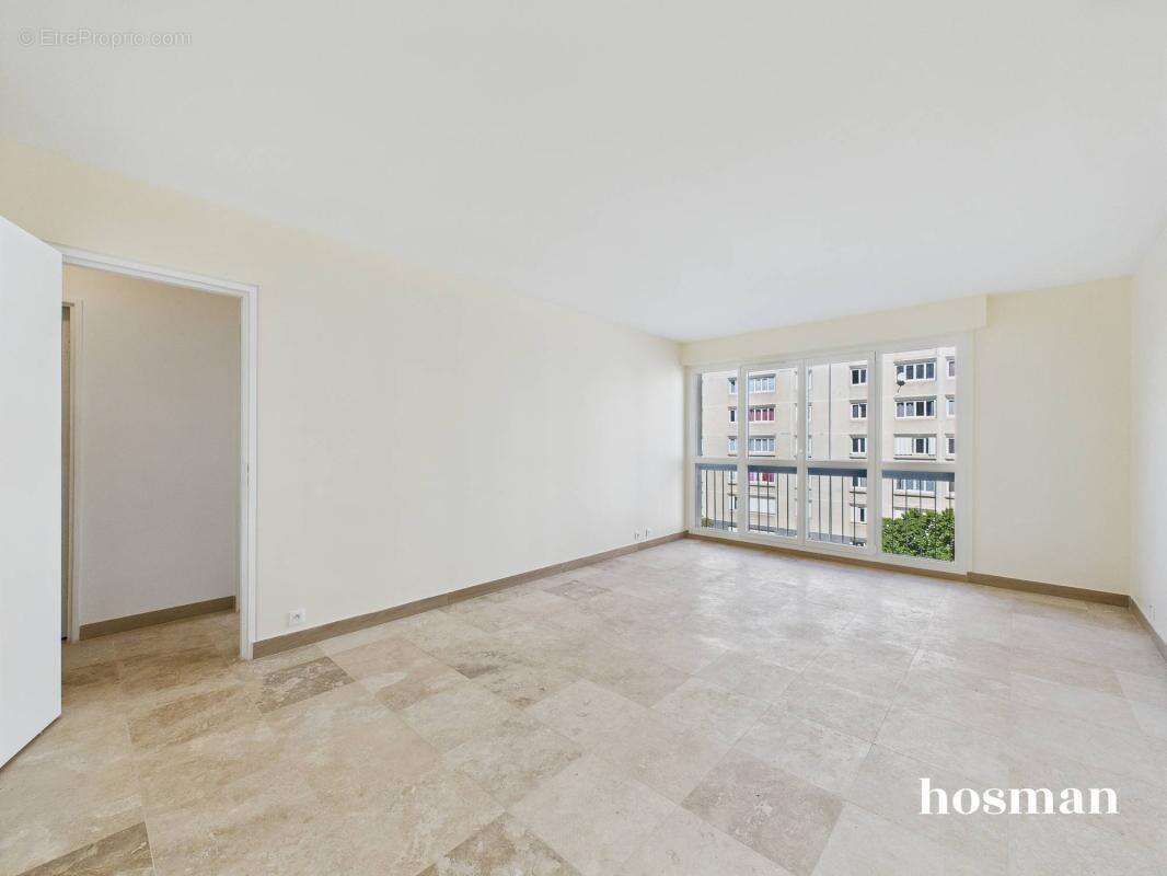 Appartement à PARIS-19E