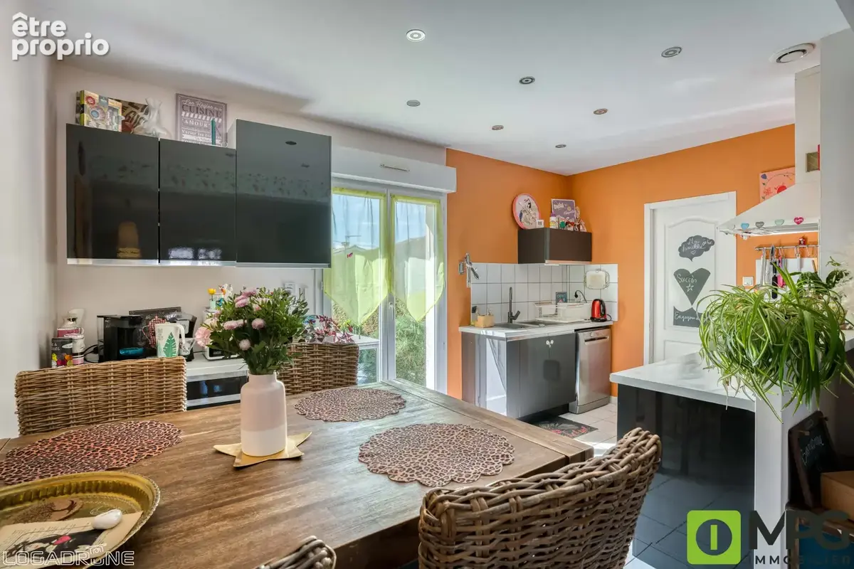 VILLENEUVE SUR LOT, maison de plain pied, 3 chambres, garage, jardin avec piscine hors sol - photo 3