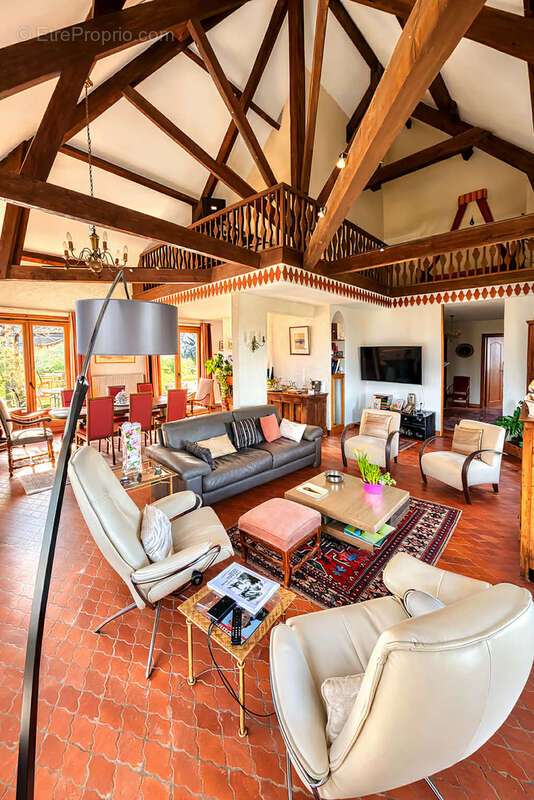 Maison à MENETROL