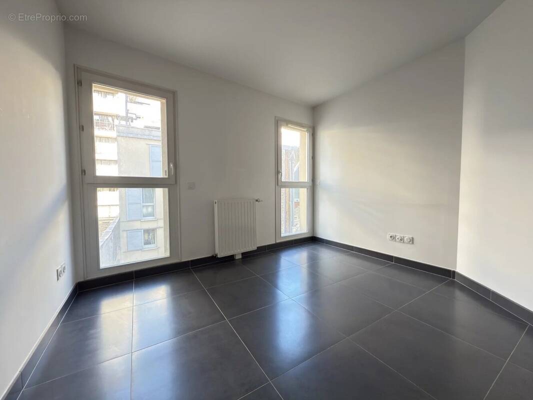 Appartement à PARIS-20E
