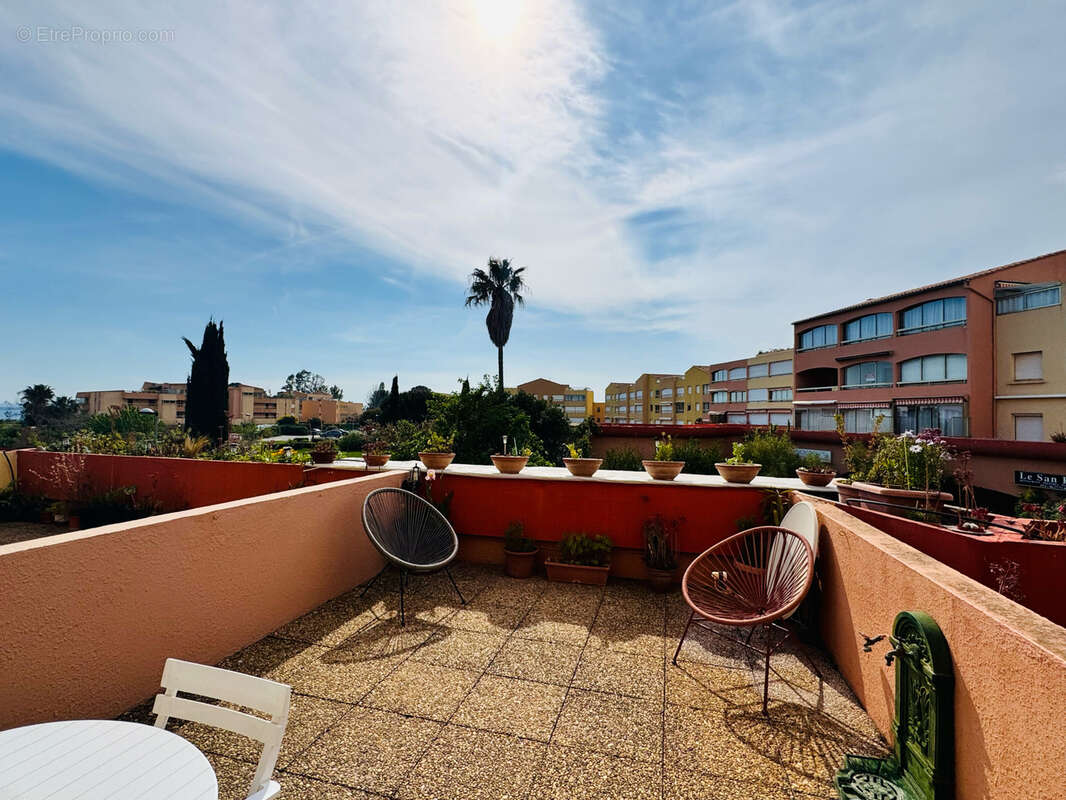 Appartement à LA LONDE-LES-MAURES