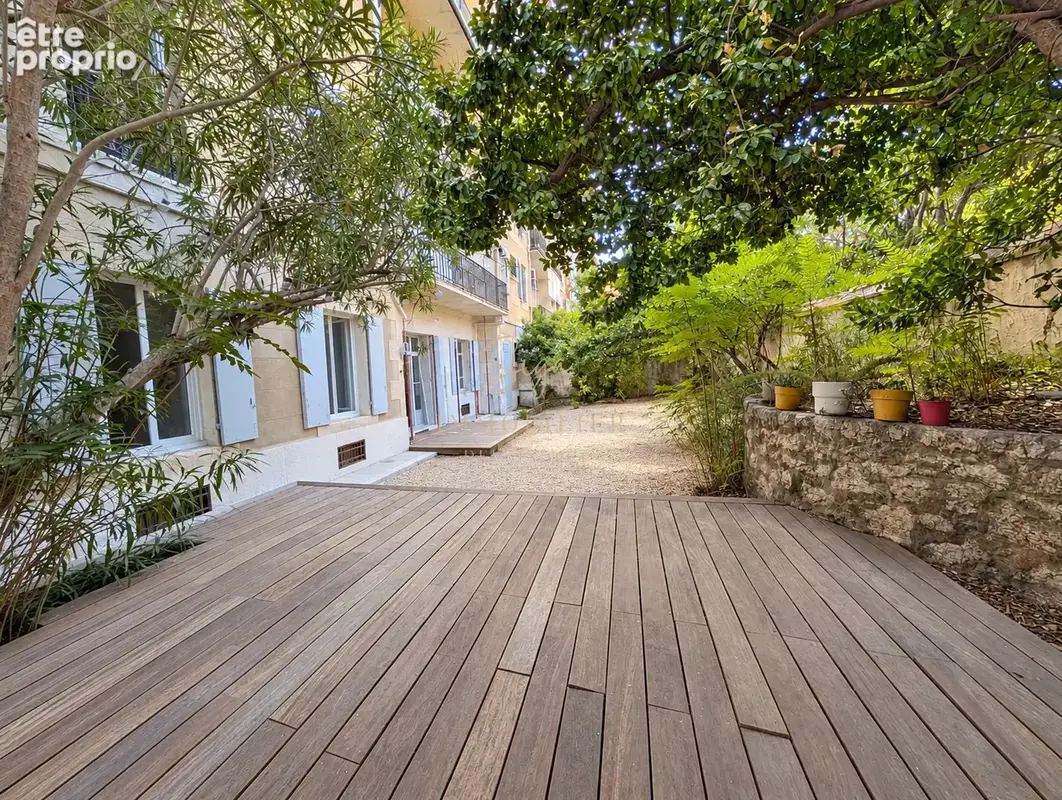 Marseille 8ᵉ   Rue Paradis  Appartement bourgeois de 207 m2 avec jardin privatif de 178 m2 - photo 2