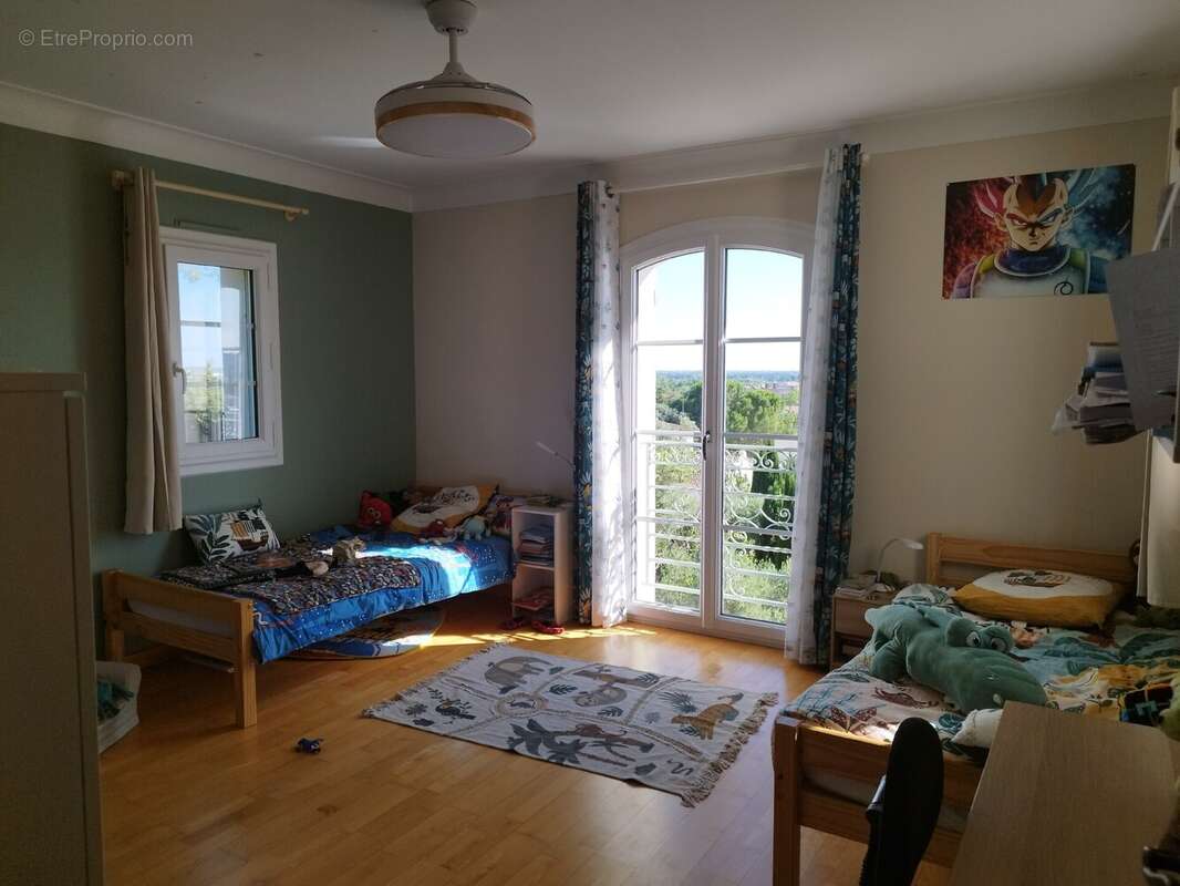 Maison 235 m² à Beaucaire  - photo 8