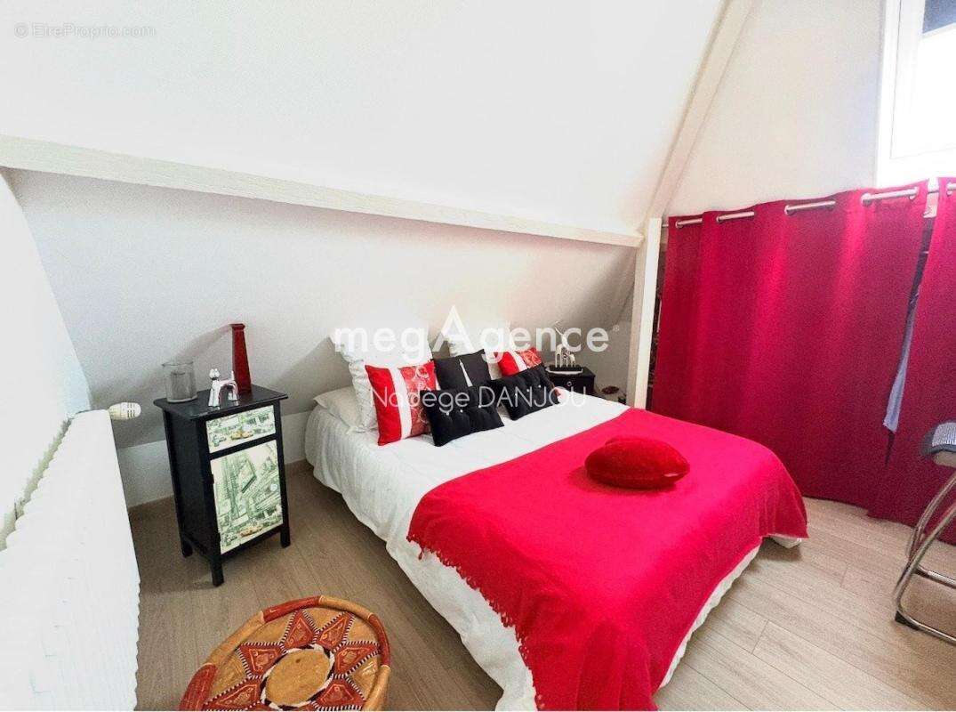 Maison à DONVILLE-LES-BAINS