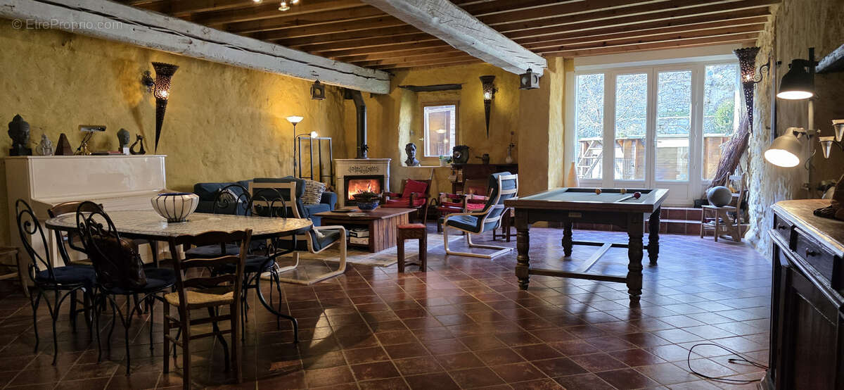 Maison de caractère de 1713   460 m2   piscine chauffée   Roquefeuil (11) - photo 9