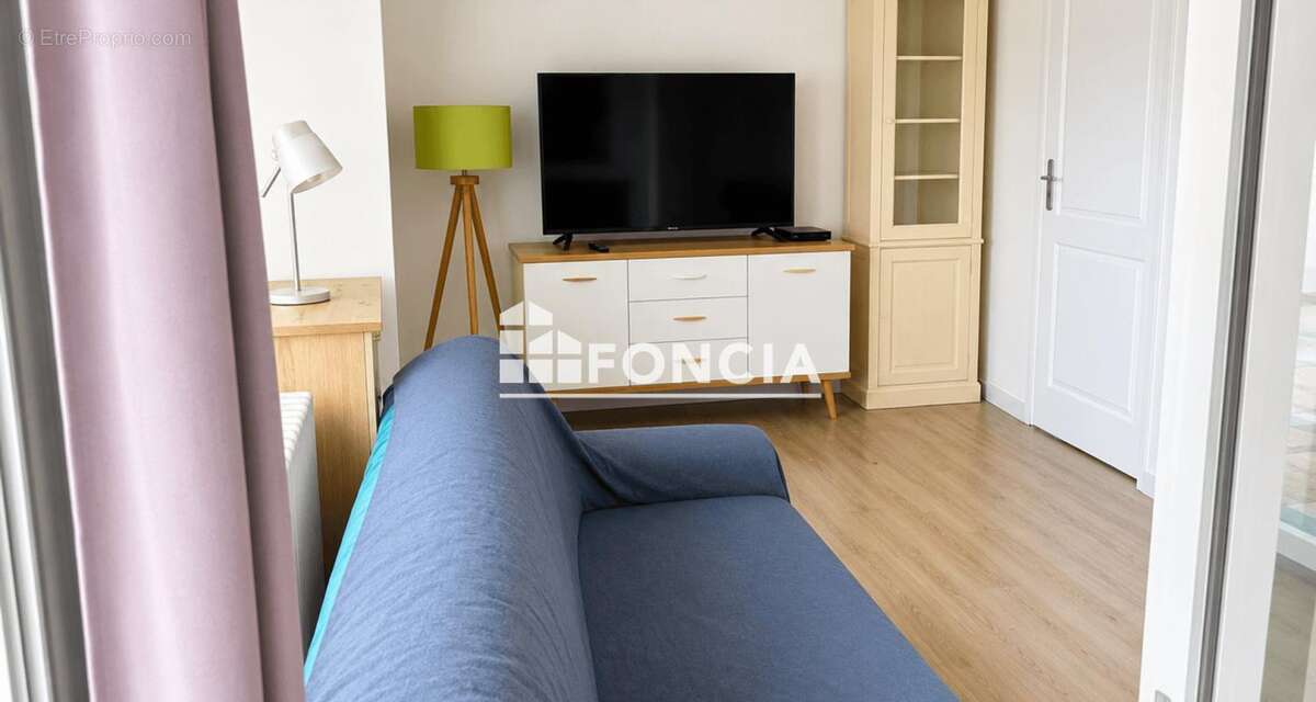 À VENDRE – Idéal investisseurs - Grand studio de 26 m² avec terrasse – Parking intérieur et cave – Mandelieu - photo 2