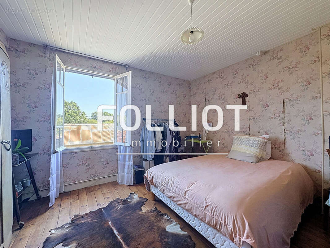 A VENDRE - À rénover selon vos envies - Maison en pierre avec 4 chambres - photo 6