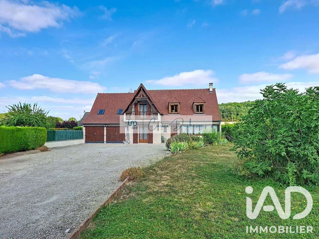 Maison 143 m² à Sainte-Colombe  - photo 3