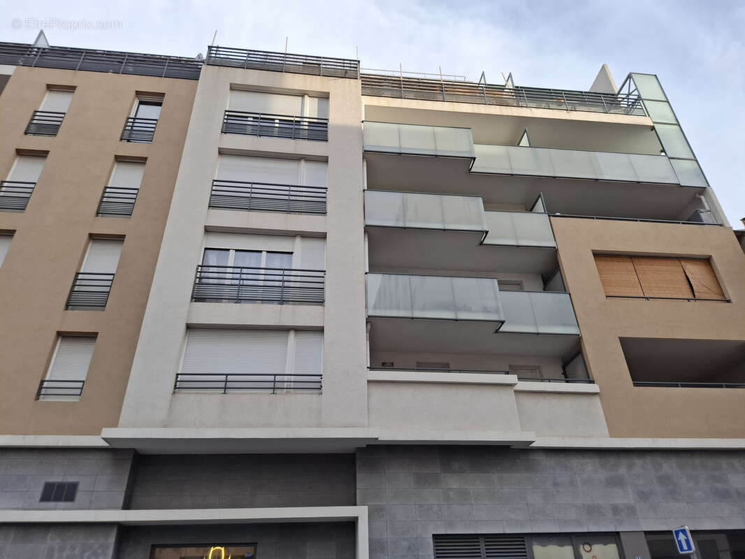 Appartement à MARSEILLE-4E