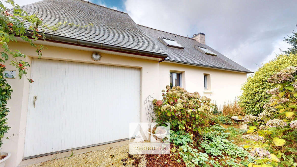 Maison à SAINT-NICOLAS-DU-PELEM