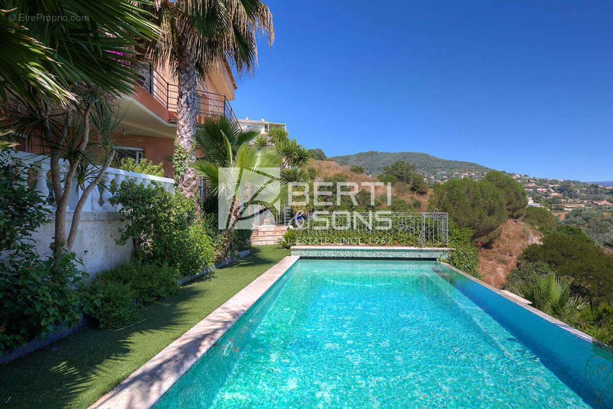 Villa de standing - vue mer et collines - photo 8