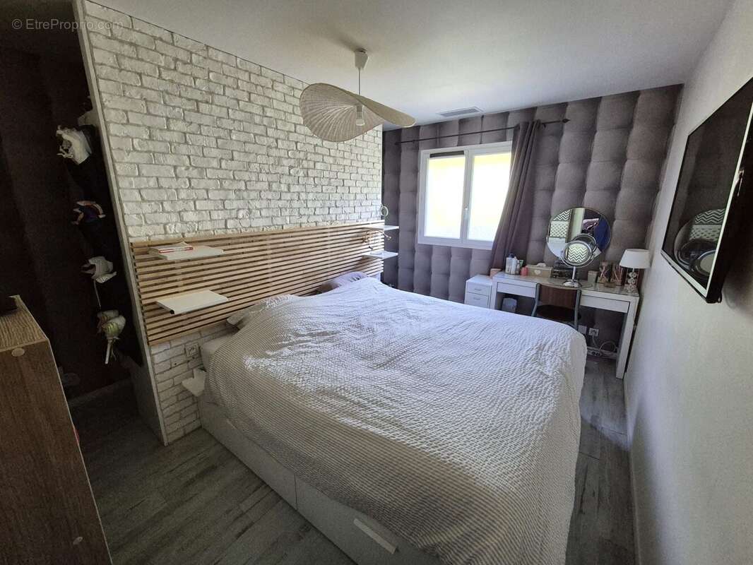 Maison à AMBARES-ET-LAGRAVE