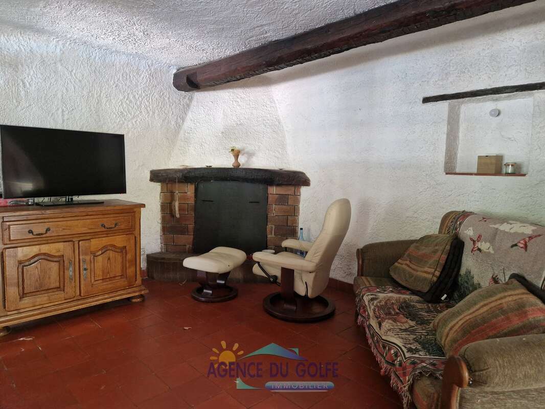 Maison à CUGES-LES-PINS