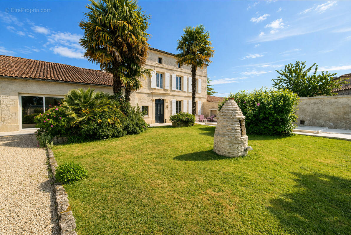 Maison à CHERVES-RICHEMONT