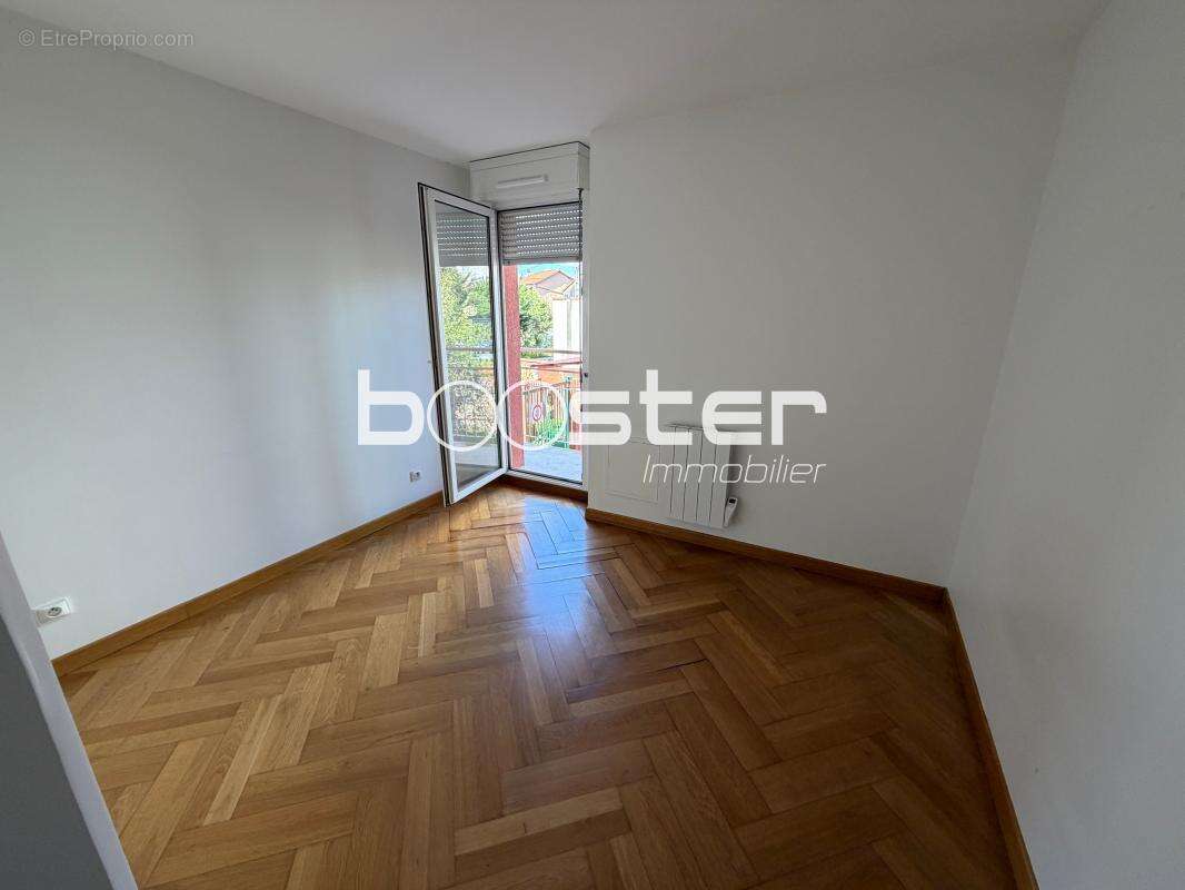 Bonnefoy- Bel appartement T4 avec balcon, parking et cave, au calme - photo 5