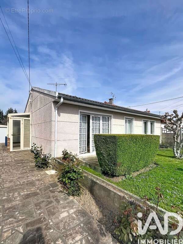 Photo 2 - Maison à COMBS-LA-VILLE