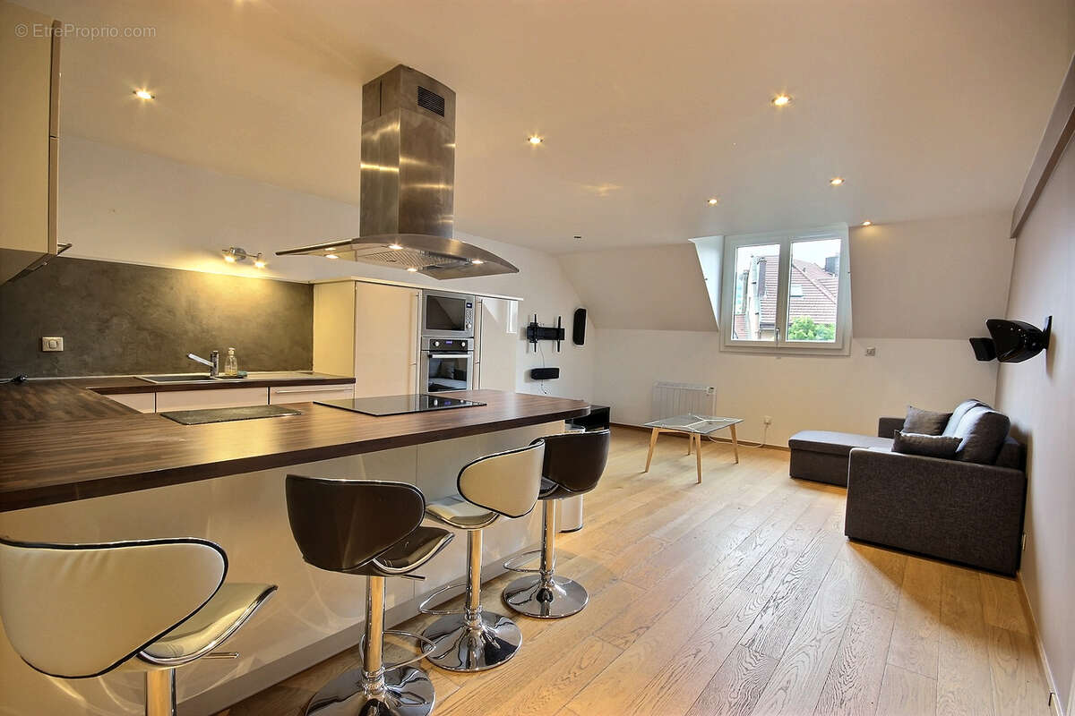 Appartement à LA ROCHE-SUR-FORON