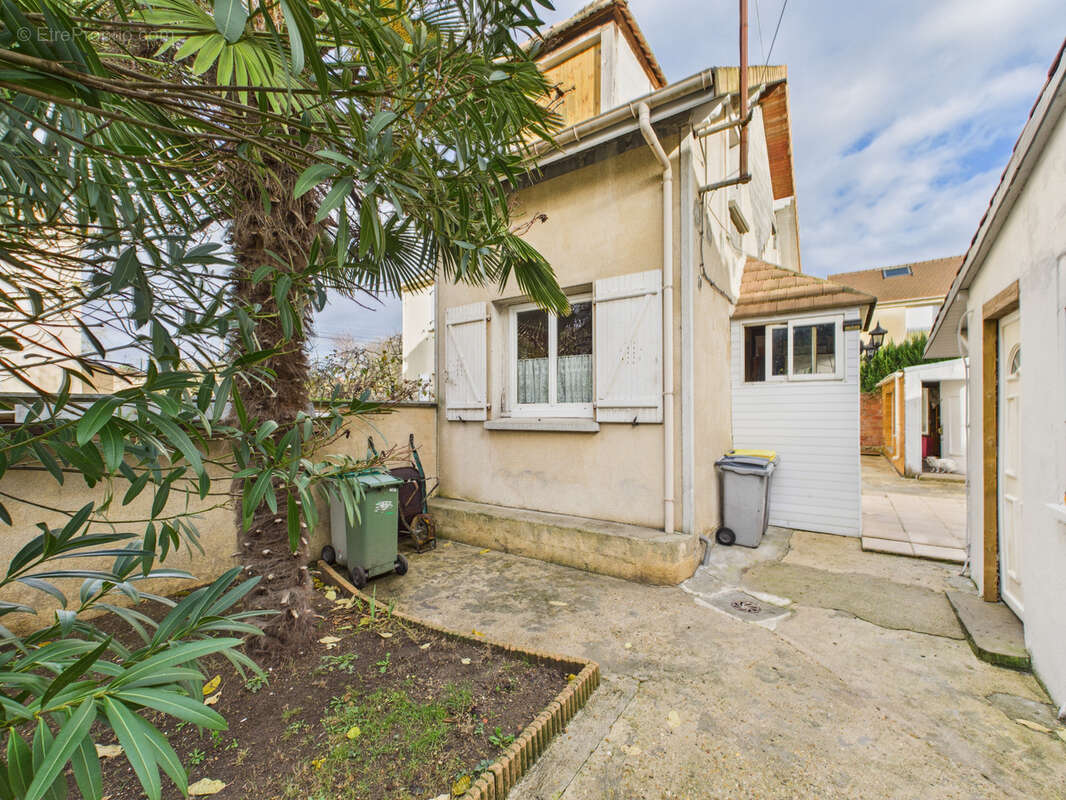 Maison à SARTROUVILLE