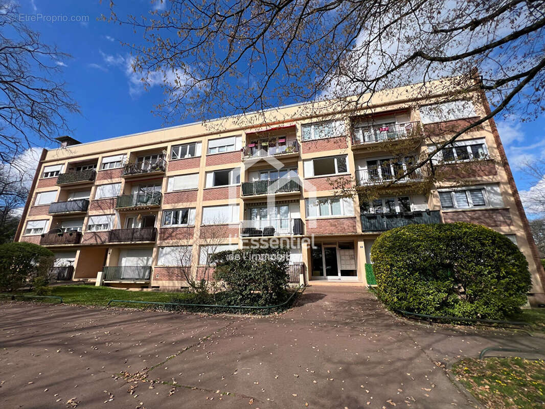 Appartement à VERNEUIL-SUR-SEINE