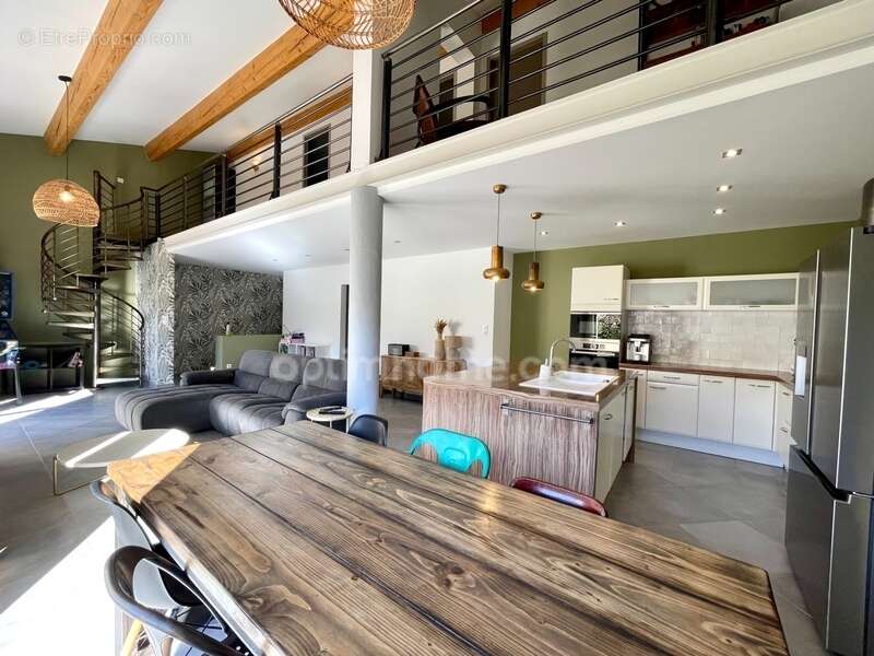 Maison contemporaine avec appartement indépendant et garage - Aigues-Mortes - photo 9