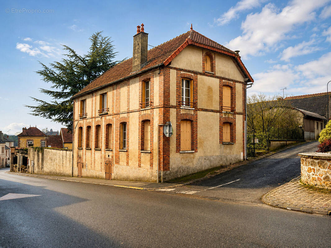 Maison à BARBONNE-FAYEL