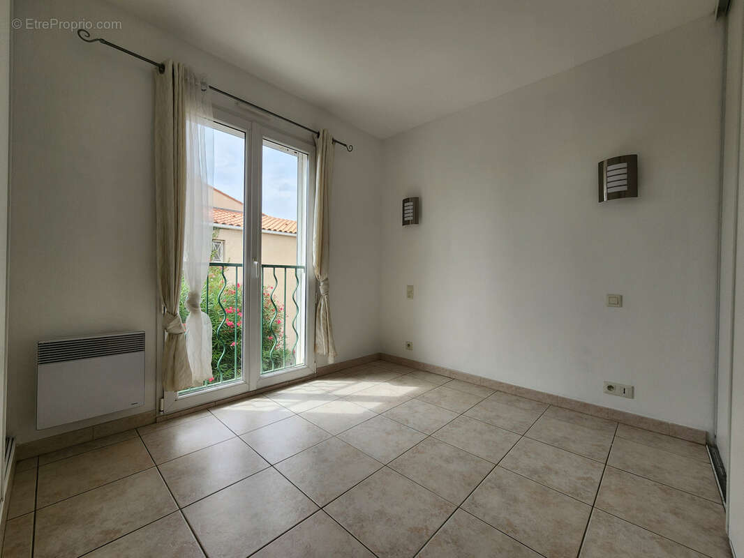 Perpignan sud: appartement t2 avec parking et terrasse - photo 10