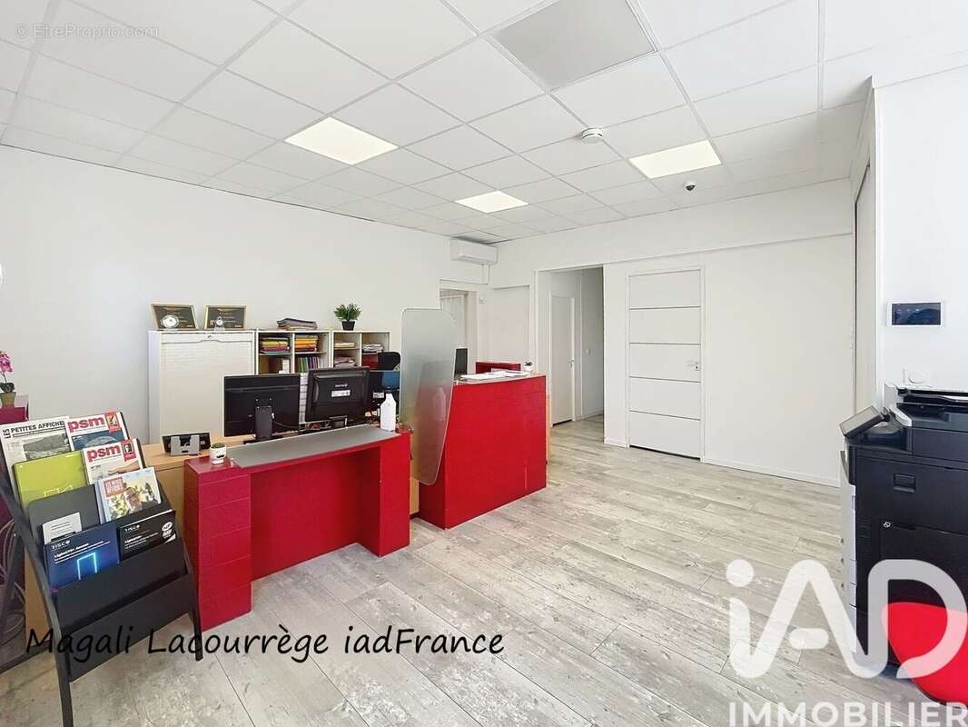 Photo 2 - Commerce à LONS