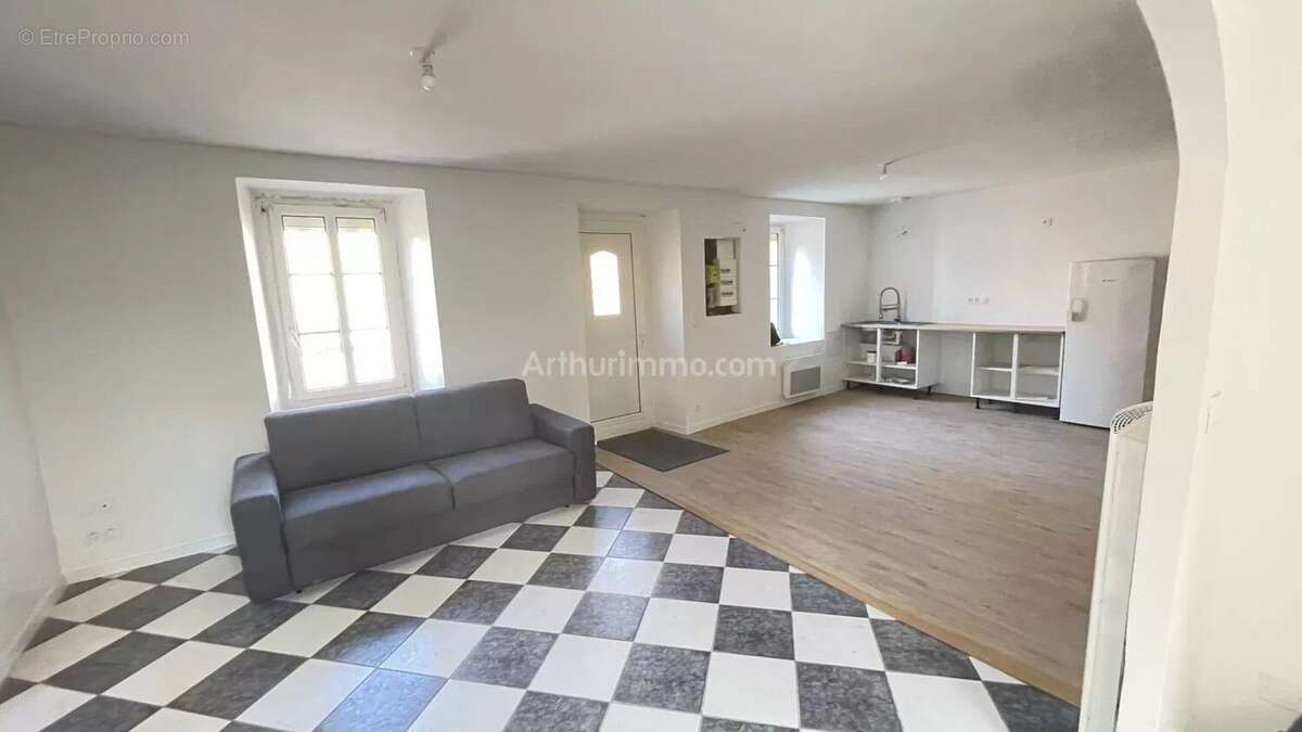 Maison à SAINT-CARREUC