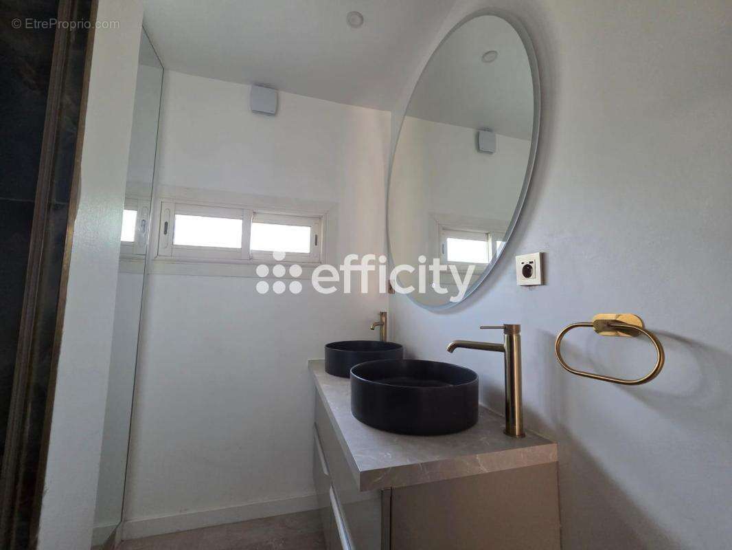 Appartement à SAINT-CYR-SUR-MER