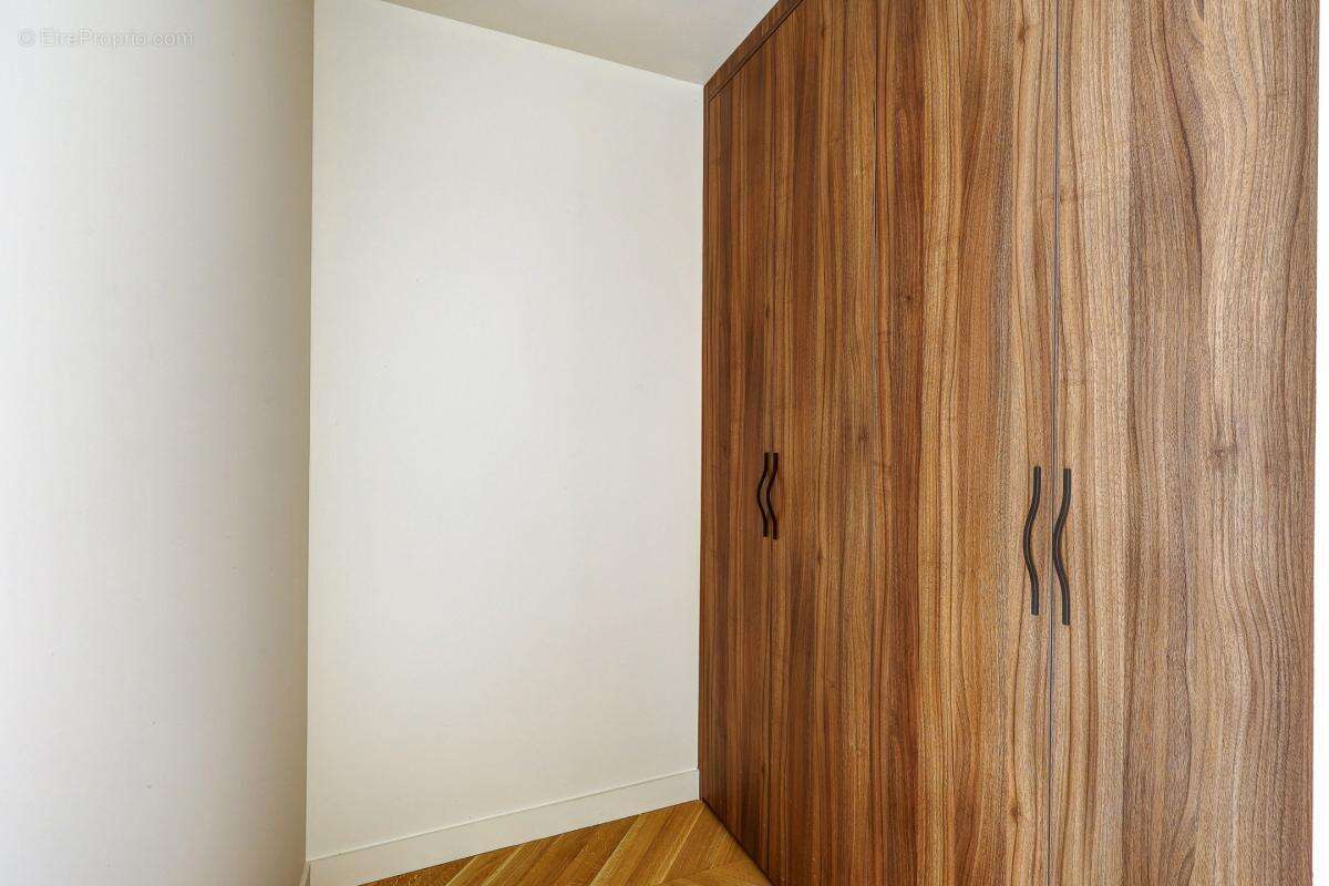 Appartement à PARIS-1E