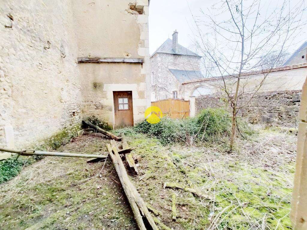 Maison à LA GUERCHE-SUR-L&#039;AUBOIS