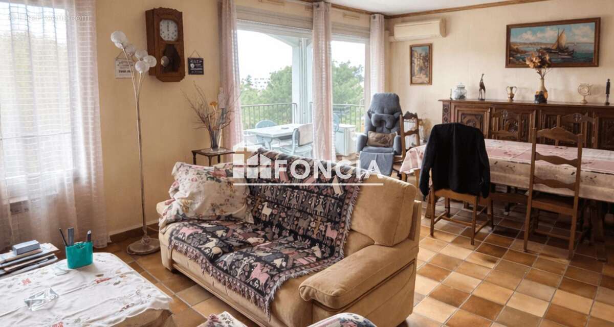 Appartement à HYERES