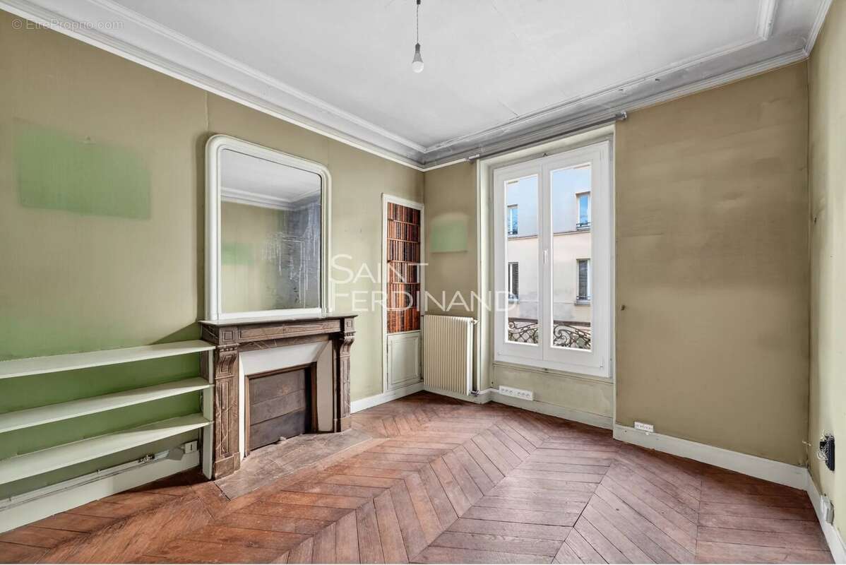 Appartement à PARIS-4E
