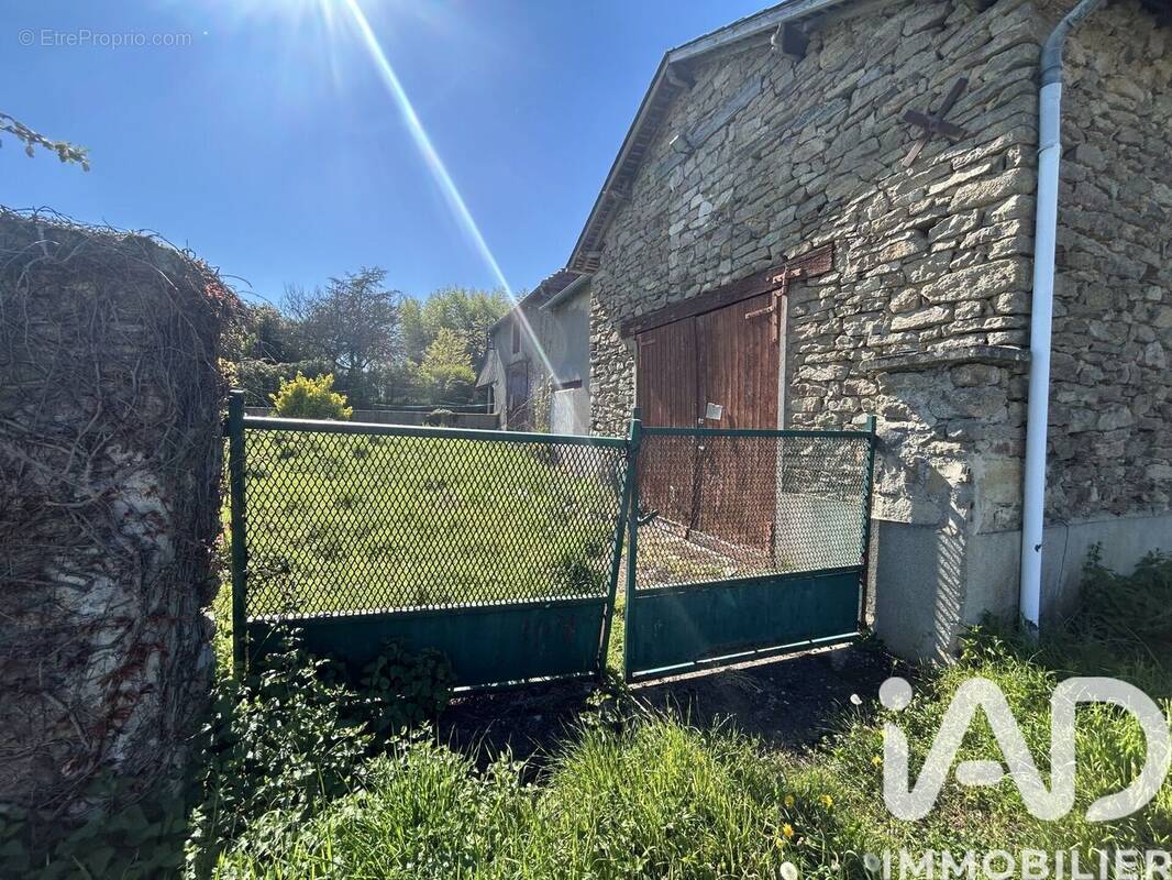 Photo 1 - Maison à ROUSSINES