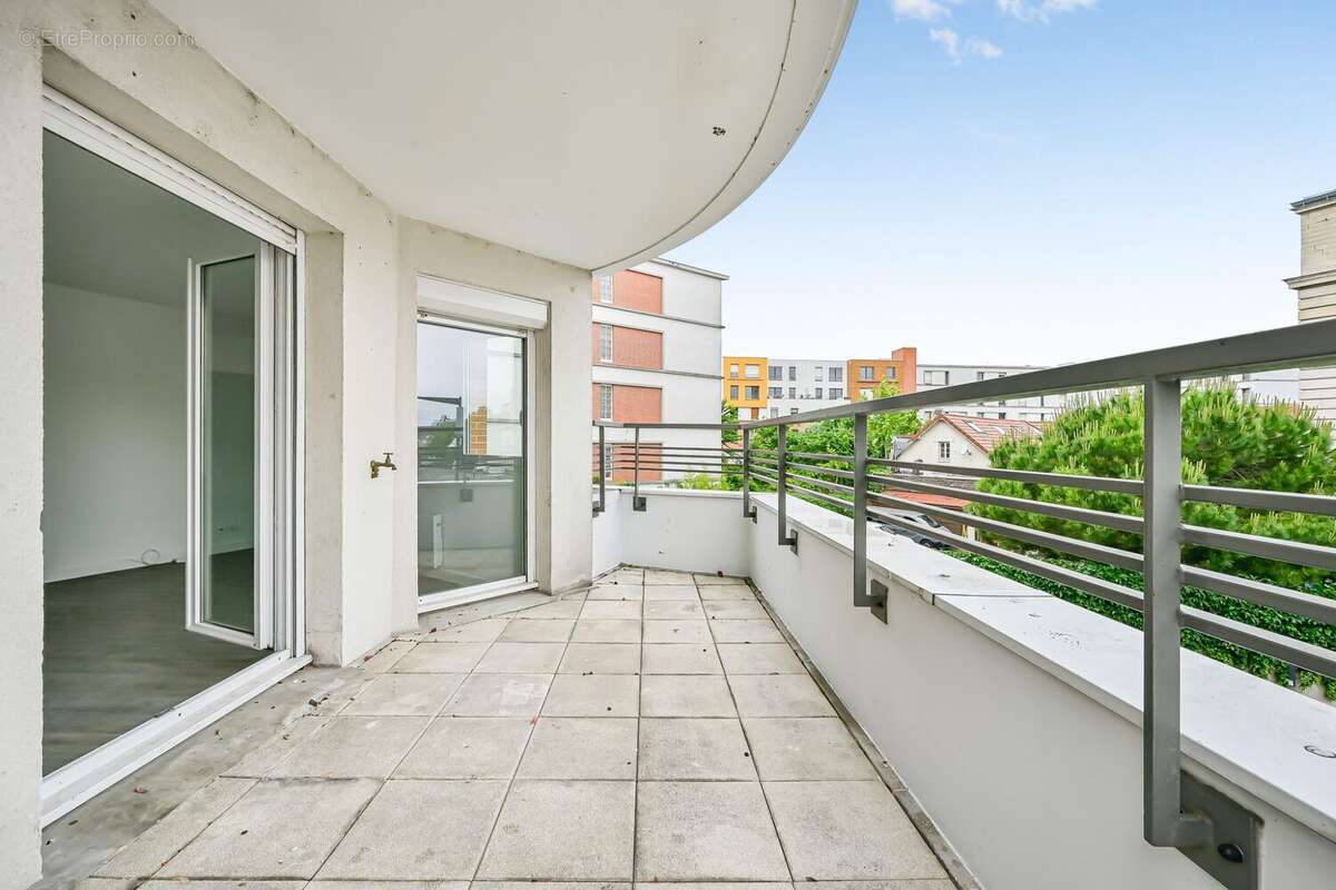 Terrasse Gauche - Appartement à SAINT-DENIS