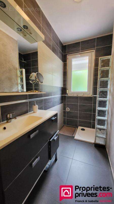 Maison Individuelle type plain pied - 3 chambres - jardin - garage - cave - 82 m² habitables (120m² utiles) - photo 5