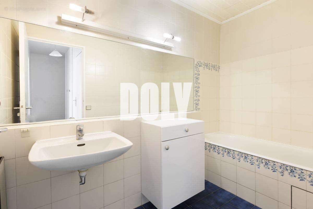 Appartement à PARIS-14E
