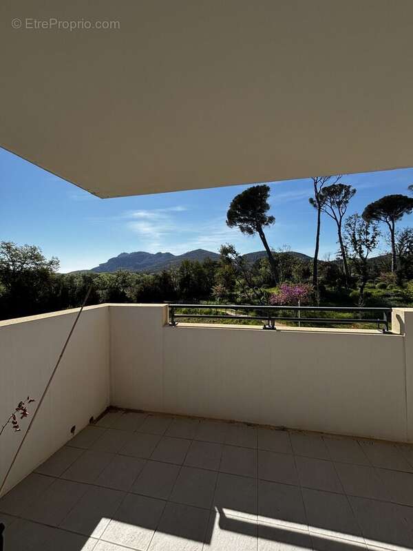 Appartement à LE MUY