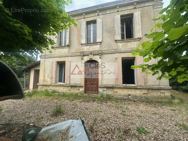 Maison à SAINTE-CROIX-DU-MONT