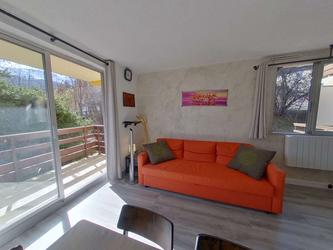 Appartement à LES THUILES