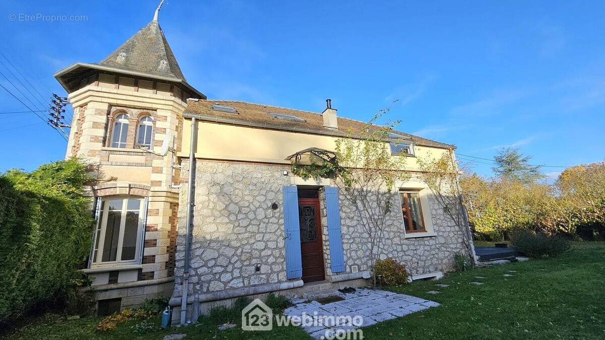 Une autre vue de la maison. - Maison à BOURRON-MARLOTTE