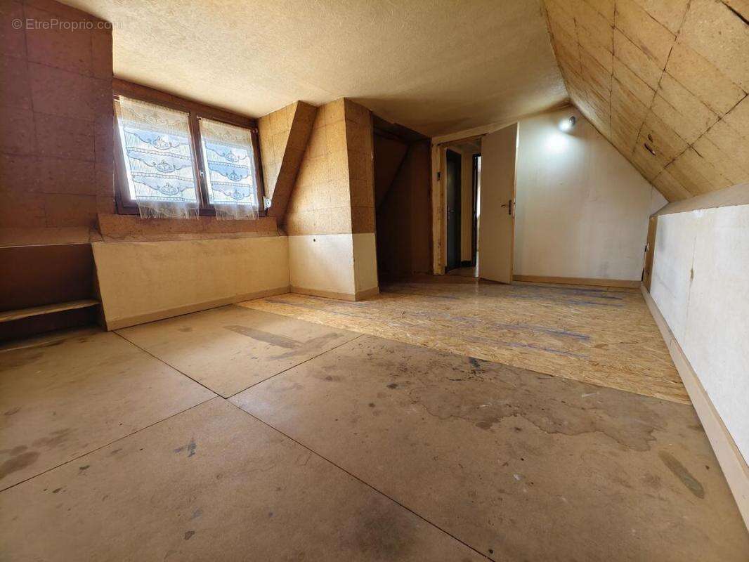 Maison 102 m² à Le Plessis-Hebert  - photo 10