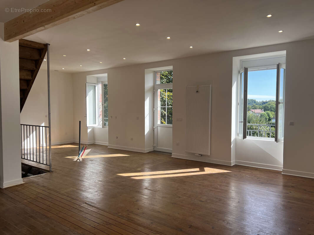 Maison à LACAPELLE-VIESCAMP