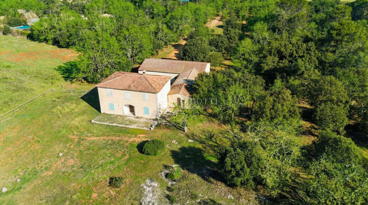 Maison à BONNIEUX