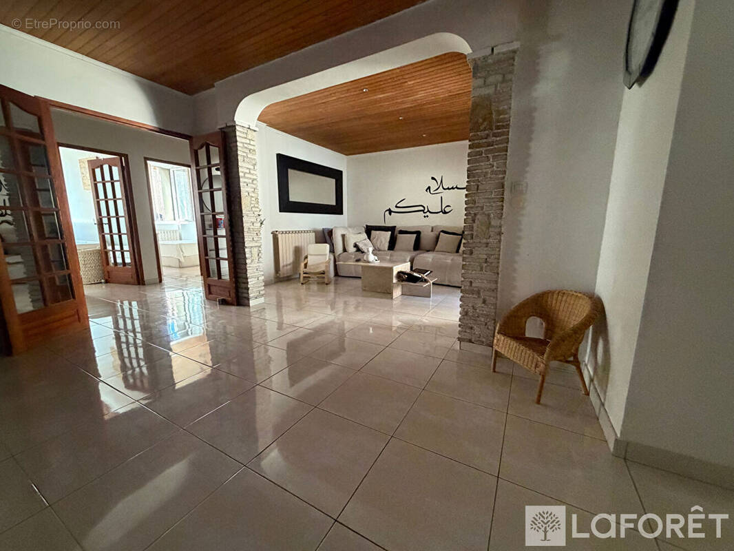 Appartement à MARSEILLE-15E