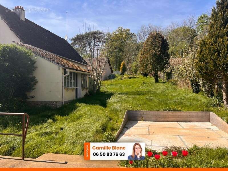 Appartement à JOUY
